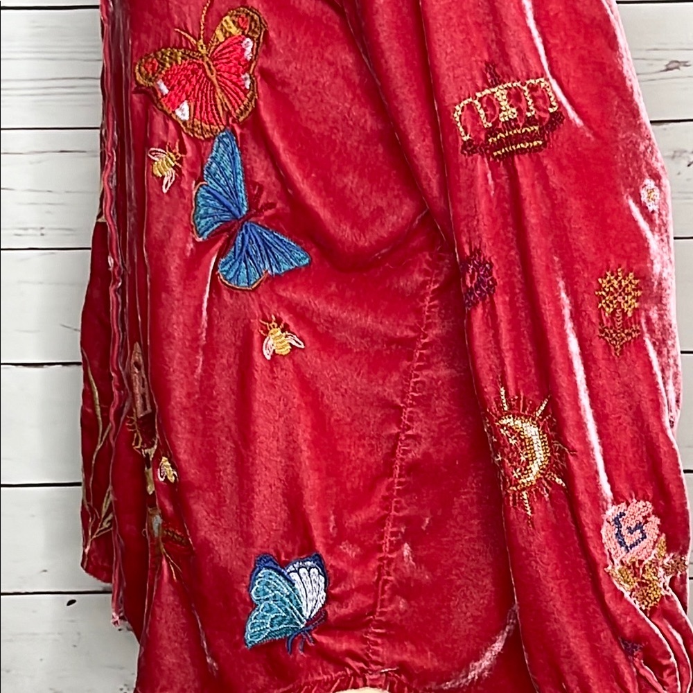 Johnny Was Red Gold Embellished Oversized Shirt - Picture 3 of 8